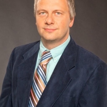 Herr  Univ. Prof. Mag. Dr. PhDr. Wilhelm Frank, MLS