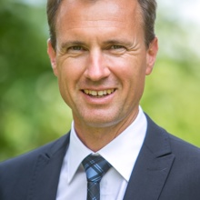 Herr  Dr. Klaus Offner