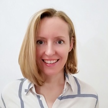 Frau Mag. pharm. Dr. Regina Lauer
