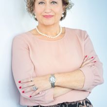 Frau Mag. Claudia Handl Frau Mag. Claudia Handl