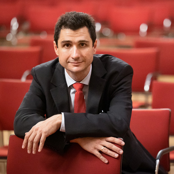 Herr Univ.-Prof. Dr. Karl Stöger, MJur (Oxon) Herr Univ.-Prof. Dr. Karl Stöger, MJur (Oxon)