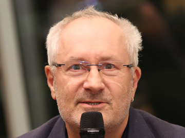 Web251112katharinaschiffl 4524