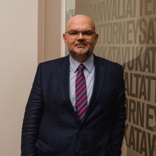 Herr Dr. Hardo Fischer Herr Dr. Hardo Fischer