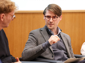 Web251112katharinaschiffl 4405