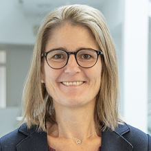 Frau Dr. Martina Friedl