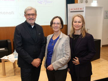 Web251112katharinaschiffl 4179