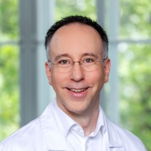 Herr Assoc.Prof. Dr.med.univ Amedeo Azizi | (c) feelimage / Matern 