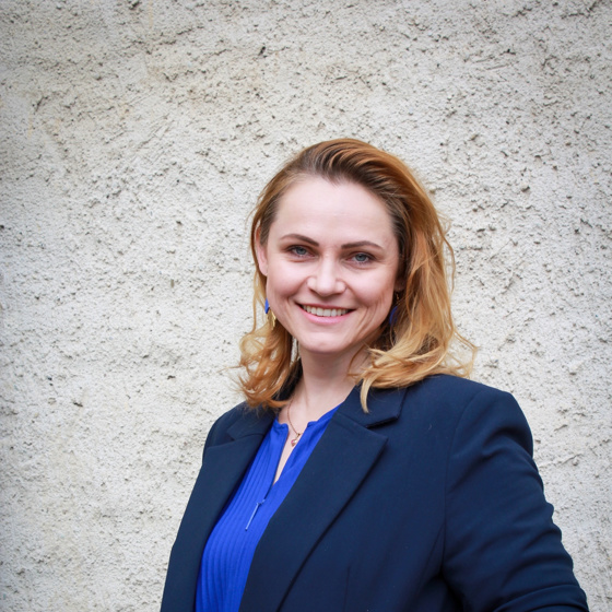 Frau  Martina Rötzer