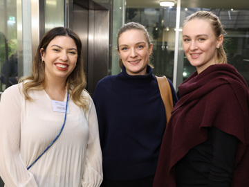 Web251112katharinaschiffl 4709