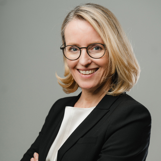 Frau Mag. pharm. Dr. Regina Lauer