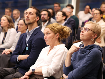 Web251112katharinaschiffl 4307